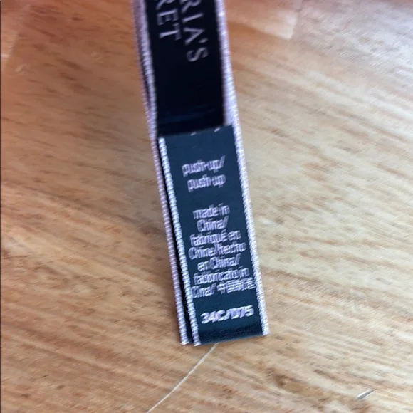 Victoria’s Secret Red Lace Push-Up Bra with Panties Set - Picture 3 of 4